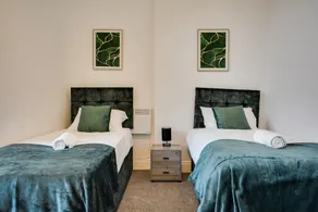 Cosy Wigan Apartment With Sunny Views - Image 5