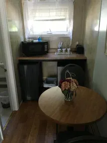 Crosswinds Motel & Cottages - Image 5
