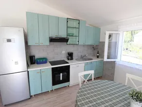New Spacious Apartment Direct on the Beach - Image 4
