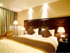 Howard Johnson Grand - Image 2