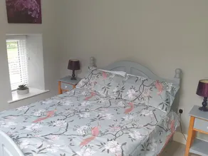 Captivating 3-Bed House - Image 4
