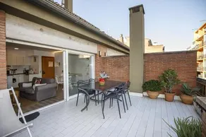 Apartamento con gran terraza en Girona - Image 3