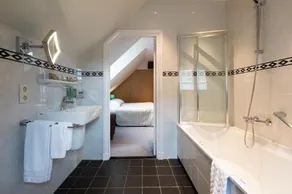 Sense Restaurant Hotel - Image 4