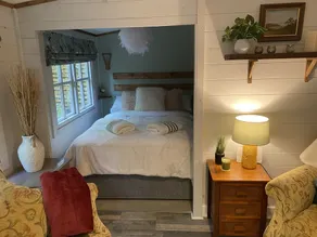 Private and Secluded Cabin in Rowfant - Image 3