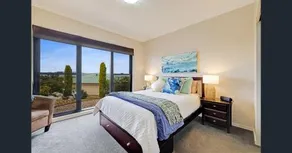 Red Lotus Guesthouse - A Grand Valley Views Escape - Image 4