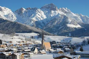 Stunning Holiday Home With Balcony, Ski Storage, Parking - Image 5