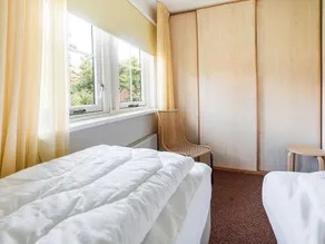 A forest villa with spacious garden and a view over the meadows - Image 3