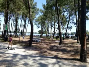 Bel appartement T2 près du lac avc un parking privé - Image 4