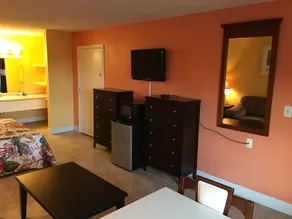 Tropical Inn Resort - Image 4