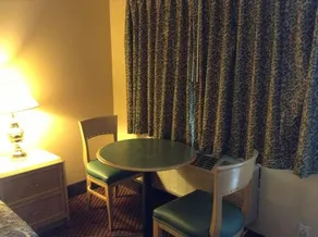 Starlite Cottage Motel - Image 5