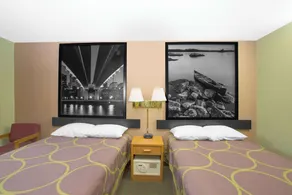 Super 8 by Wyndham Worthington Minnesota - Image 2