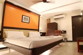 Hotel Sabarees Residency - Image 4