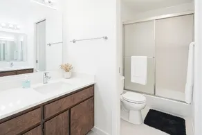 Spacious 3+1 BR/2B House Sunnyvale Community Park - Image 3