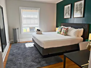 Perfectly Located 1BR - Hinman D2 - Image 2