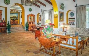 Cozy Home In MorÃ³n De La Frontera With Kitchen - Image 3
