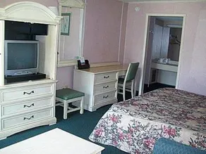 Royal Inn Lumberton - Image 5