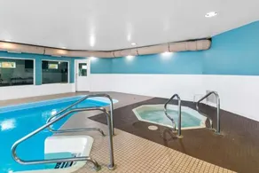 Travelodge by Wyndham Parksville - Image 3