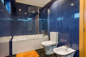 Elegant villa w dual pools in Carnaxide - Image 2