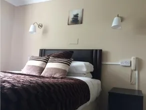 Three Saints Hotel - Image 4
