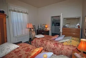 Sommerville Court Motel Bed And Breakfast - Image 3