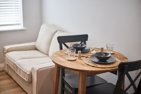Host Stay Apartment 3 Fourth Avenue - Image 3