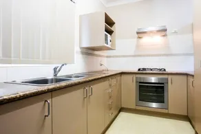 Pet Friendly 2BR APT with Balcony in East Vic Park - Image 4