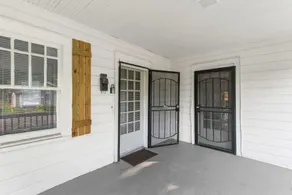 Renovated Central Park Chic - Image 5