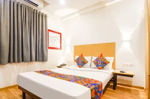 OYO Townhouse 611 Welcome Inn - Image 2