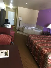 Hilltop Inn and Suites - Image 2