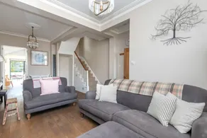 3-bedroom Home in Richmond - Ideal Family Living - Image 5