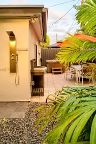 Walk to Wilton Drive - Spacious Quiet Villa 1 - Image 5