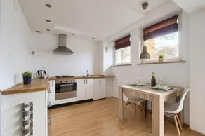 Balcony Apartment Near Old Town - Image 3