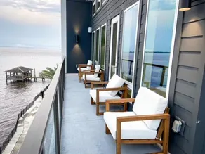 Upscale SoHo WaterFront 2 Bedroom Brand New Condo - Image 3