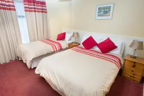 Larkin's Pub, Restaurant and B&B - Image 2
