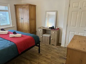 House few Mins From Beach With hot tub & Sauna - Image 5