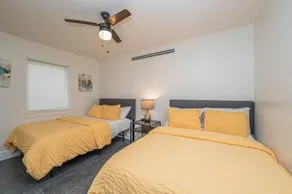 East Downtown Modern Luxury Retreat - Image 5