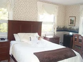 Willow Pond Country Bed and Breakfast - Image 3
