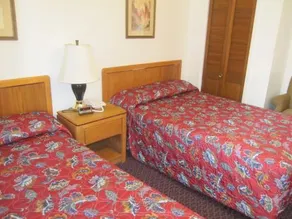 Pinecrest Motel - Image 2