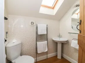 The Boathouse Cottage - Image 5