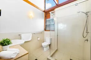 18 Northbeach Place Mudjimba Beach - Pet Friendly Linen Included Wifi - Image 2