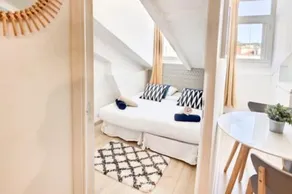 Charming studio very central and calm - Image 2
