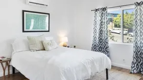 4BR Bungalow in Echo Park - Image 4
