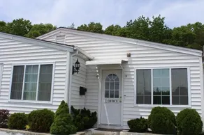Krystal Penguin Inn - Image 2