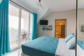 Joya Ofrynio Stylish Suites - Image 4
