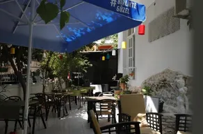 Blue Hotel - Image 5