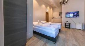 Sandra's Studio Apartments - Image 2