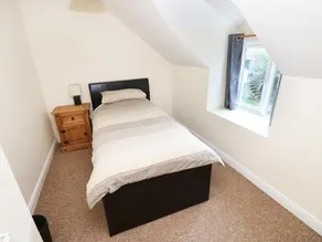 Llygad-yr-Haul, Haverfordwest - Image 2