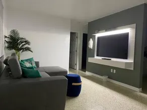 Stayover In Miami Home 2BR 1BTH free parking - Image 2