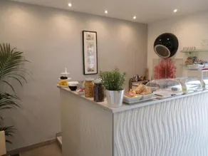 H5-5H Luxury Room - Image 3