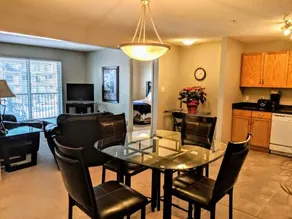 Bright 2BR U/G parking LRT&Transit 1Min Walk - Image 4
